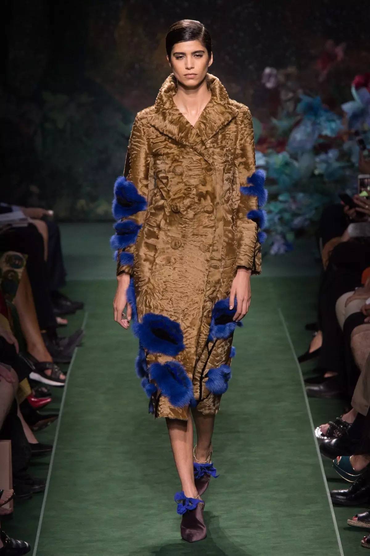 高定周时装秀视频,高定巴黎时装周发布会