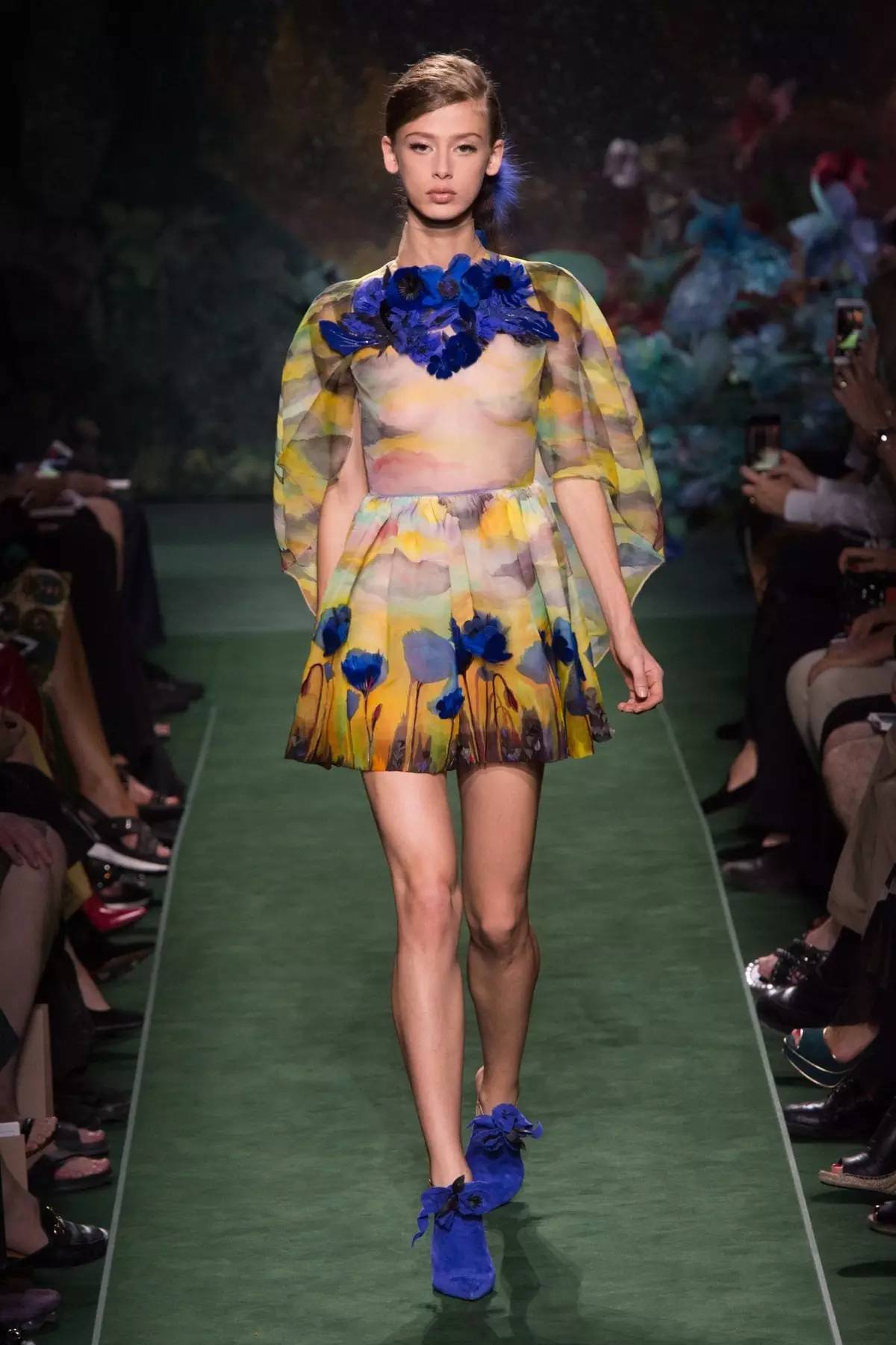 高定周时装秀视频,高定巴黎时装周发布会