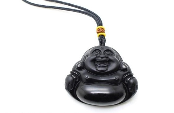 黑曜石手链的功效与作用佩戴禁忌,长期戴黑曜石的危害