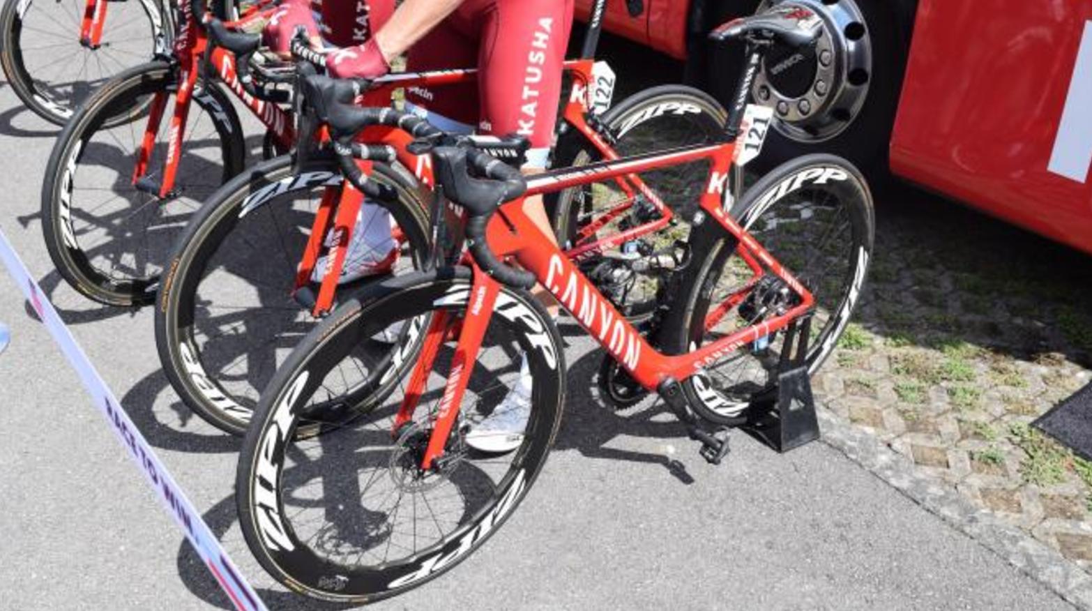 环法名车｜揭秘托尼马丁的CanyonAeroadCFSLX“红色喀秋莎”