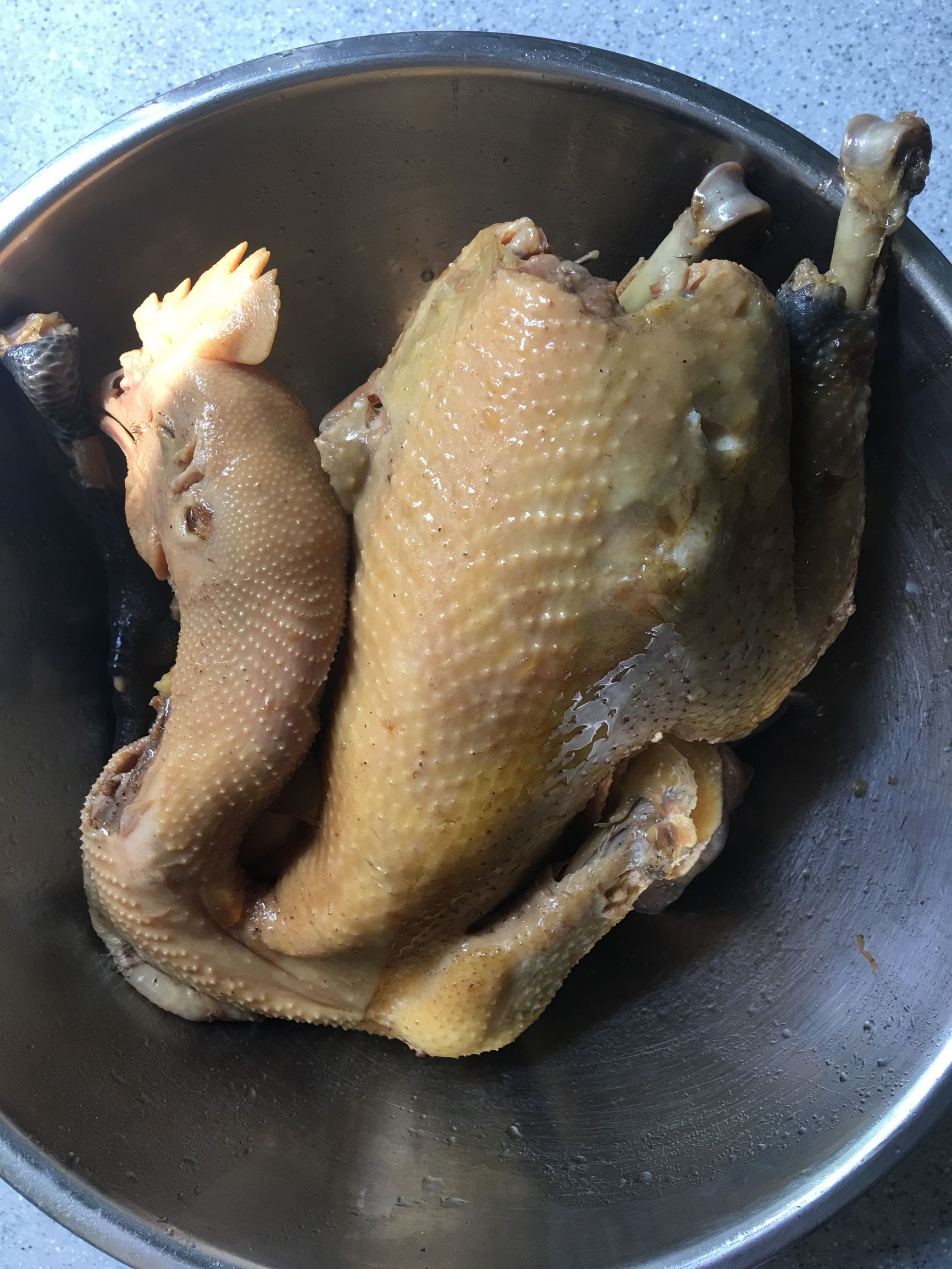 正宗东北熏烧鸡做法,东北老式熏鸡的制作方法