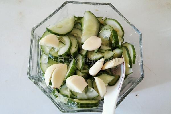 买来黄瓜吃不完自己怎样做酱黄瓜,第二天就能吃的酱黄瓜的腌制方法