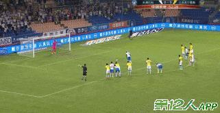 姜还是老的辣！36岁带刀后卫拯救亿利，他的进球让现场DJ都懵了！