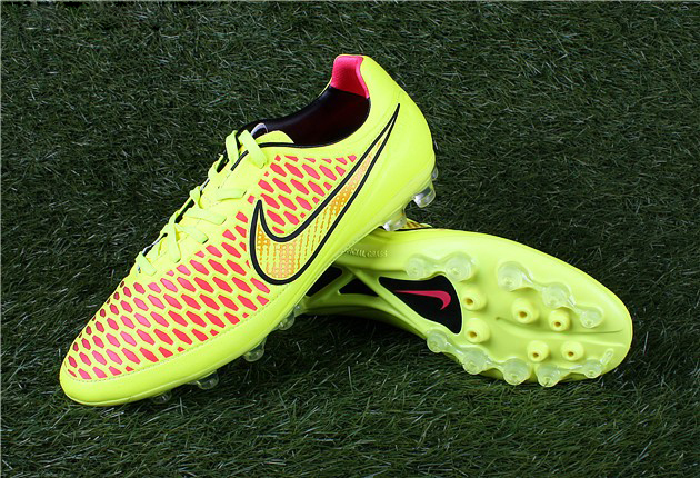 耐克的哪款足球鞋最好,耐克史上最牛逼的足球鞋