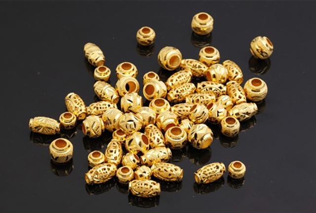 媳妇收到金手镯后问是不是真的，婆婆的反应亮了