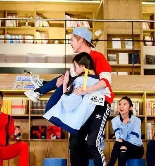 鹿晗和热巴道歉了吗,鹿晗对热巴和乔欣态度