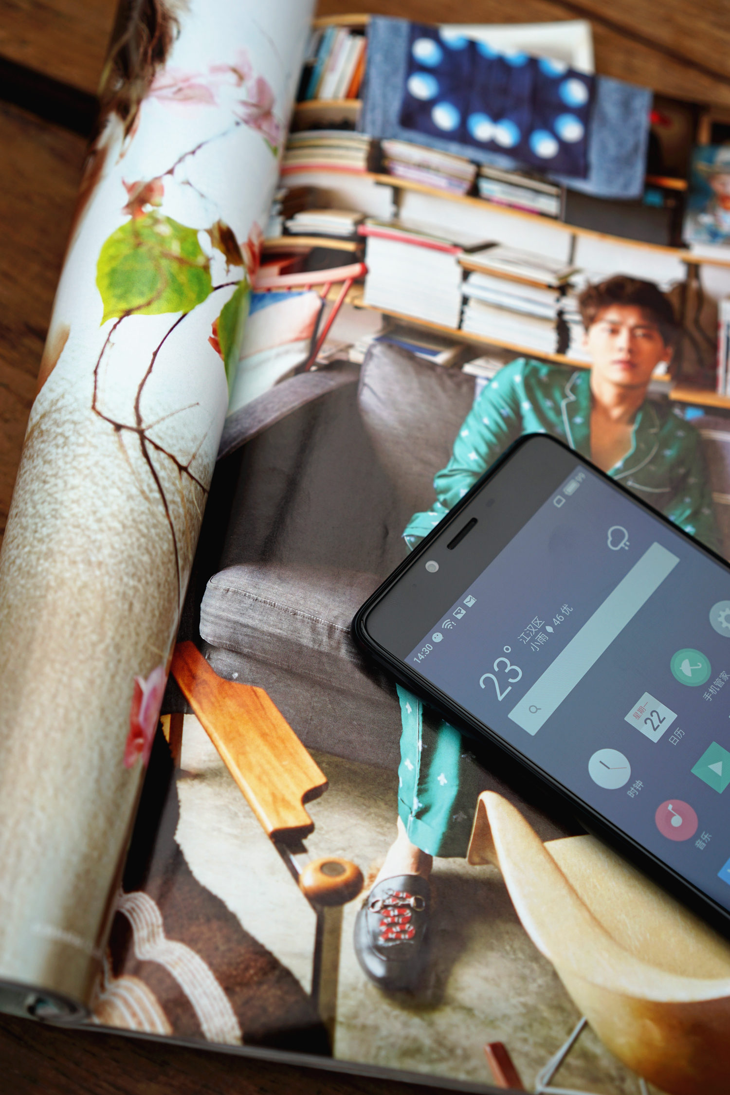 魅蓝e2闪光灯测评,魅蓝E2有什么优点