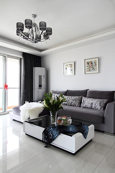 武汉老园艺师只因老伴喜爱花儿,果断把卧室窗台巧变花园式榻榻米!