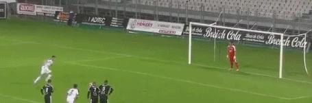 用足球可以玩什么游戏,用足球当台球打