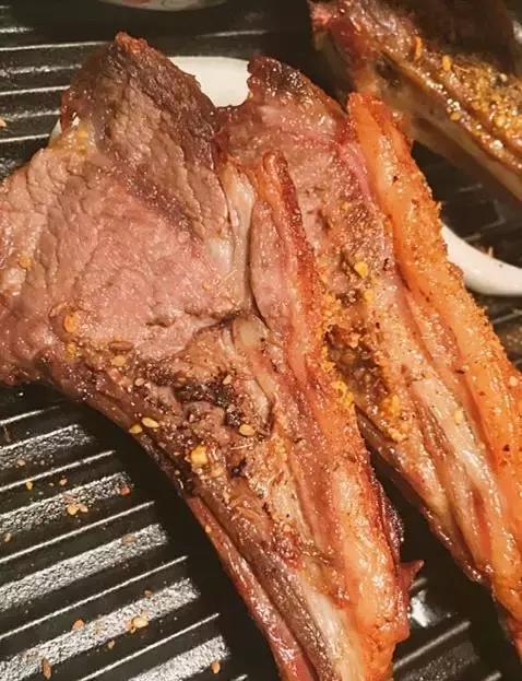 这是一条凶残的推送！8家“食肉兽”必吃的店！一口入魂···