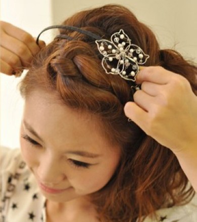 干练简约花苞头扎法教程,长直发凌乱花苞头扎法