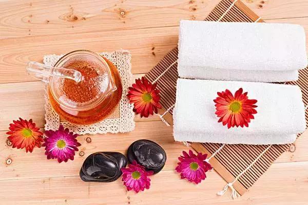 减肥后皮肤松弛跟肥胖纹怎么解决,瘦太快皮肤松弛出现肥胖纹怎么解