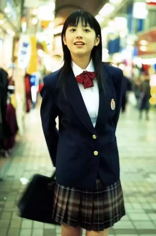 被全国嫌弃的校服,韩国女孩羡慕中国校服