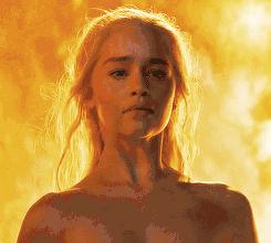 她在《权力的游戏》里一脱成名，却从此走上了实力派的光辉大道