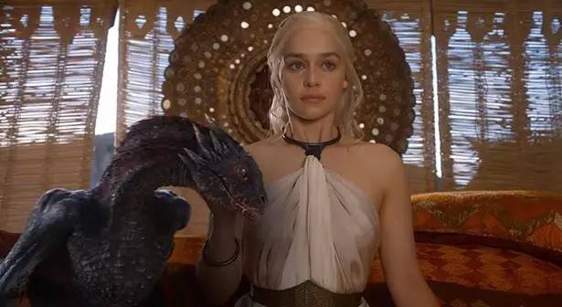 她在《权力的游戏》里一脱成名，却从此走上了实力派的光辉大道