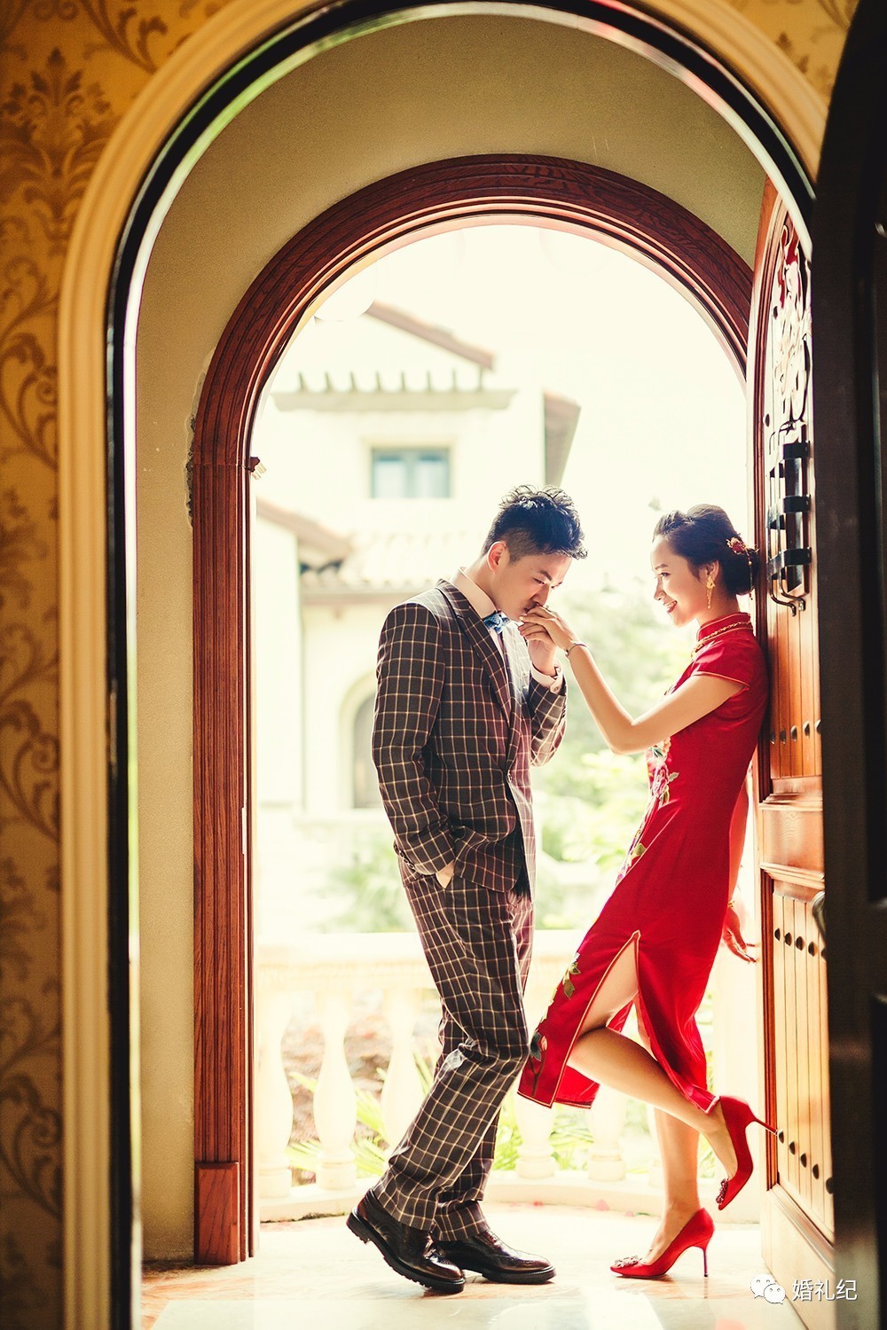 痛！有新娘把婚鞋买成了X鞋！