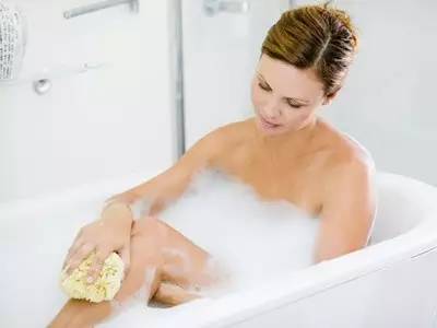 夏日来袭孕妇洗澡有技巧