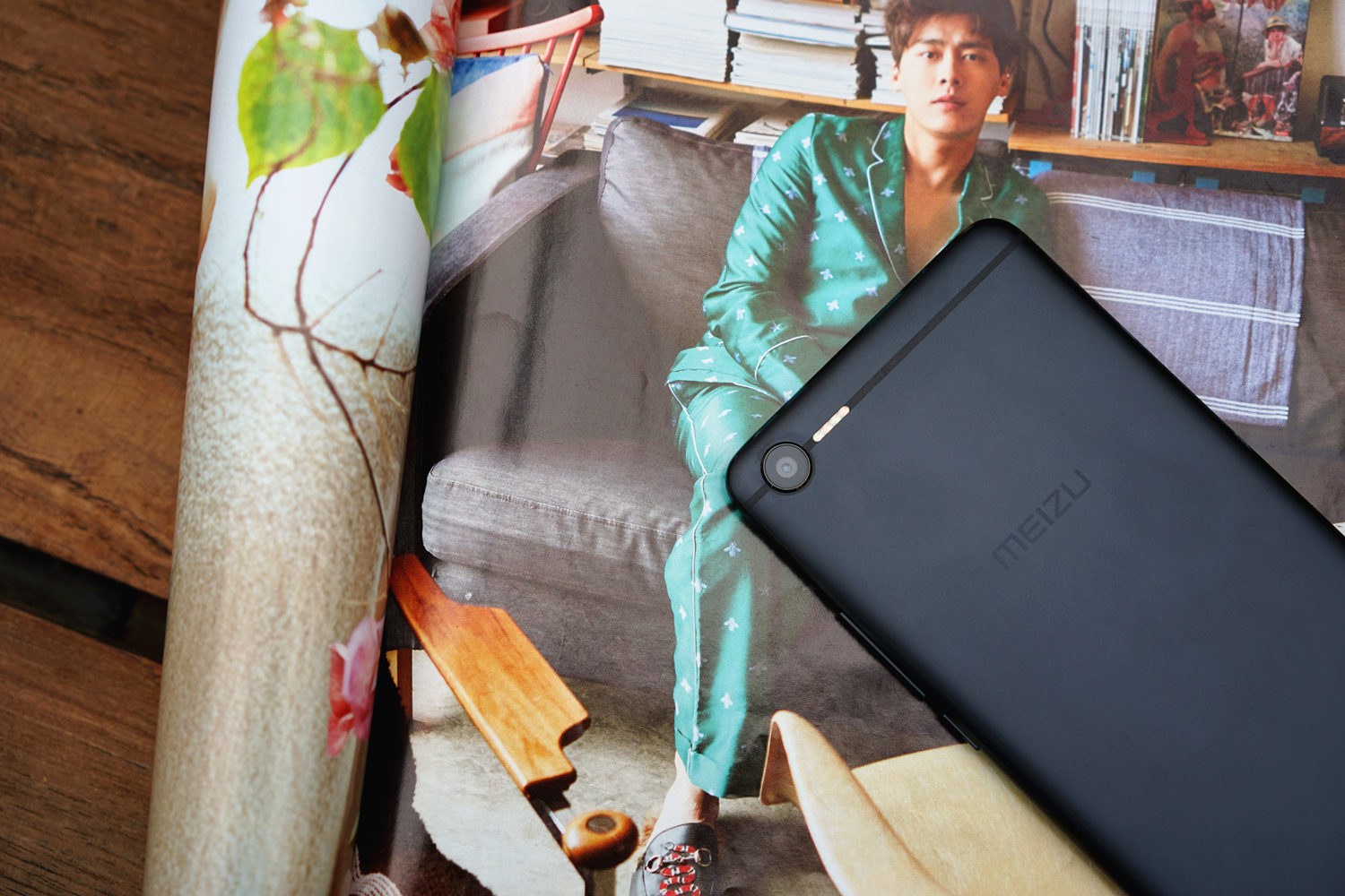 魅蓝e2闪光灯测评,魅蓝E2有什么优点