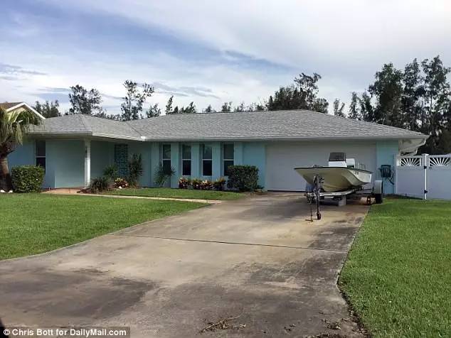 一男子买彩票中2174万,夫妇买彩票三个亿