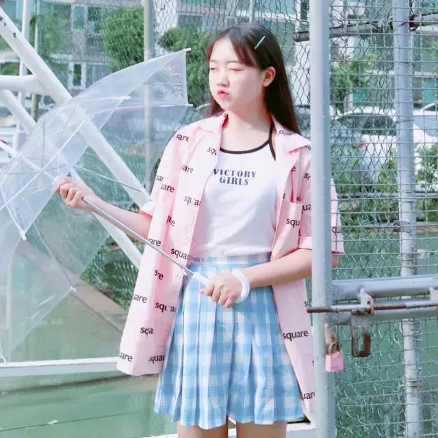 面部表情尴尬僵硬不自然怎么拍照,一拍照肢体就僵硬就尴尬