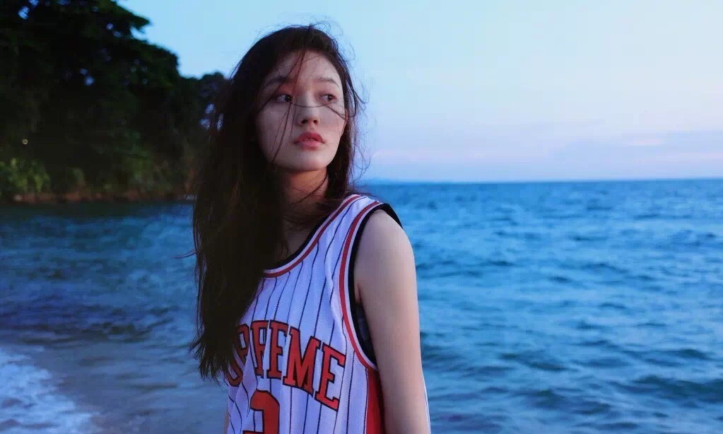 林允儿郑秀晶撞脸图片,林允脸凹陷对比图