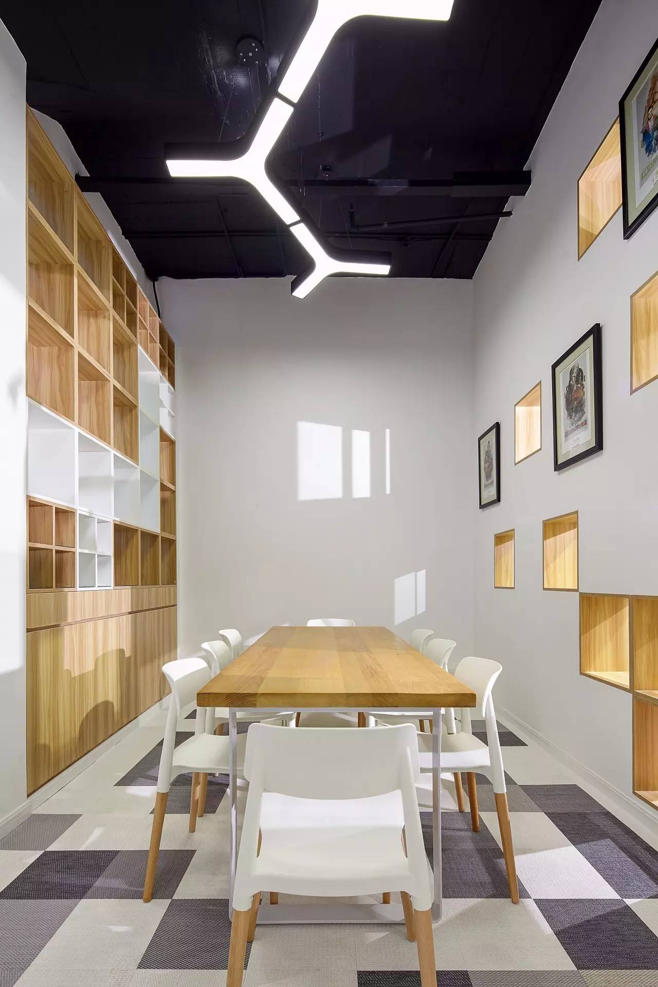 爱情公寓里面的角色都是什么工作,爱情公寓主角的工作到底是什么