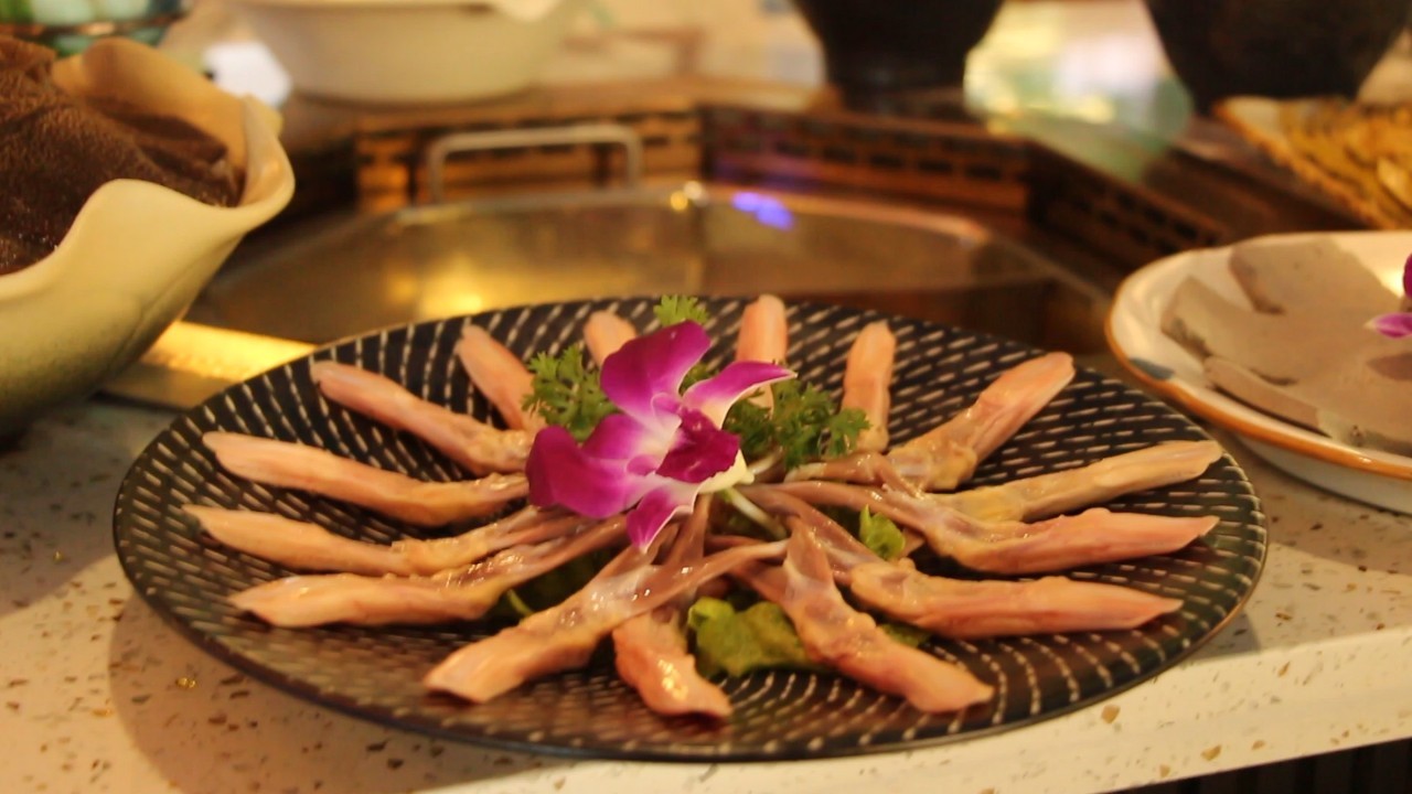 2.8折引爆全城!竟然在400平花园洋房里吃火锅!