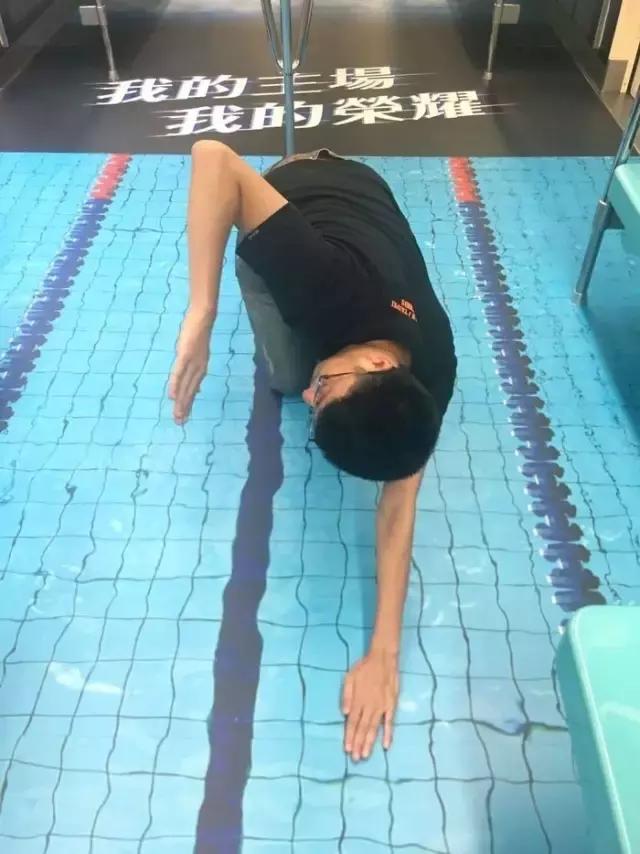 地铁站变泳池,地铁改造游泳池