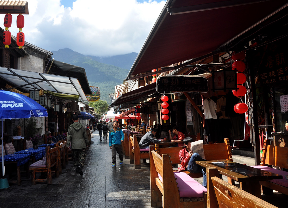 云南旅游一定要买玉吗,去云南旅游要不要买玉镯子