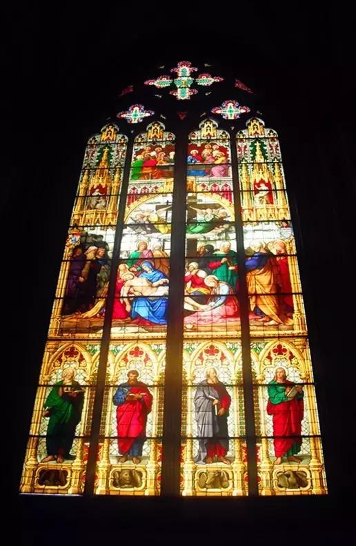 上帝视角俯瞰德国科隆大教堂,德国科隆大教堂效果图