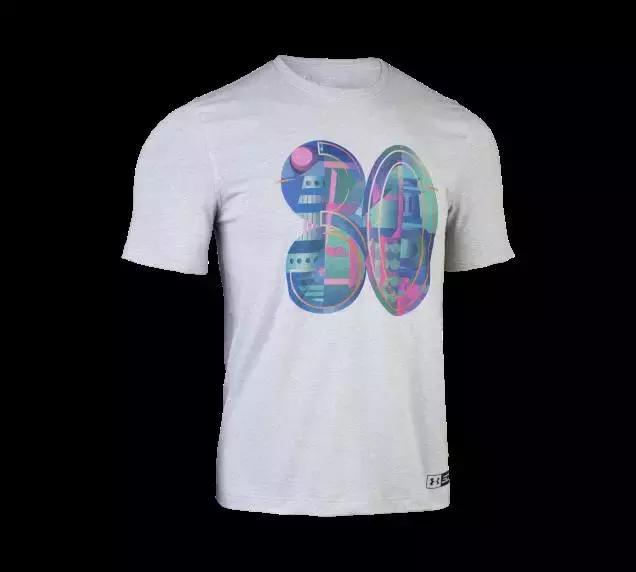 库里新赛季战靴曝光,库里总决赛鞋被踩掉