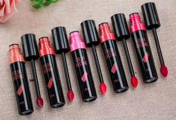 哪些牌子的彩妆好用不卡粉,日系可爱彩妆推荐哪款好用