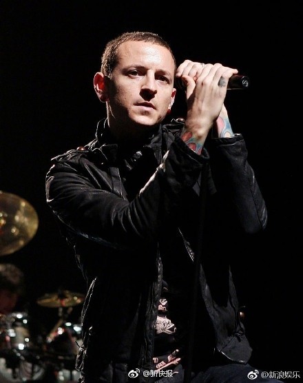 又一个主唱人气王自杀，当年的乔任梁依旧让人心痛，让我们一起为他们送行，一路走好