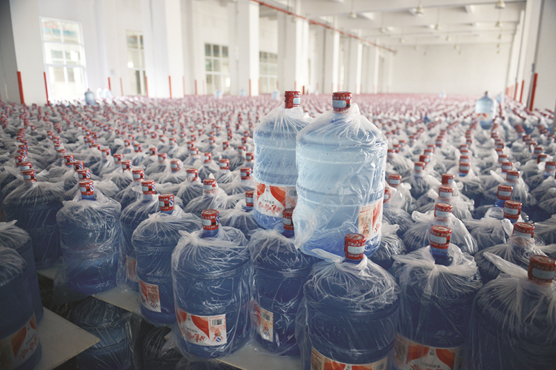 一只水桶故事全集,小作坊大桶纯净水生产过程