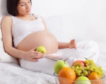 剖腹产后要照顾好自己,剖腹产后第一次下床妈妈心疼