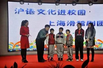 学校中的战斗机,小学课本上的隐形战斗机