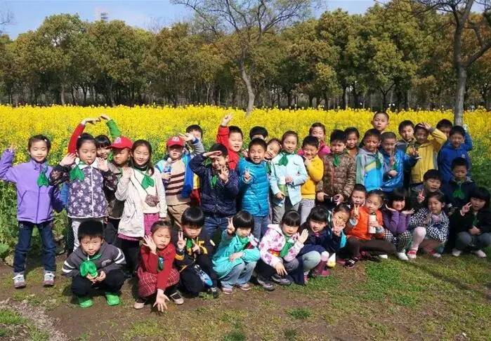 学校中的战斗机,小学课本上的隐形战斗机