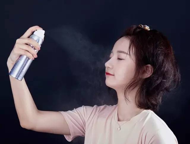 夏日必备玻尿酸喷雾滋润,玻尿酸胶原保湿喷雾