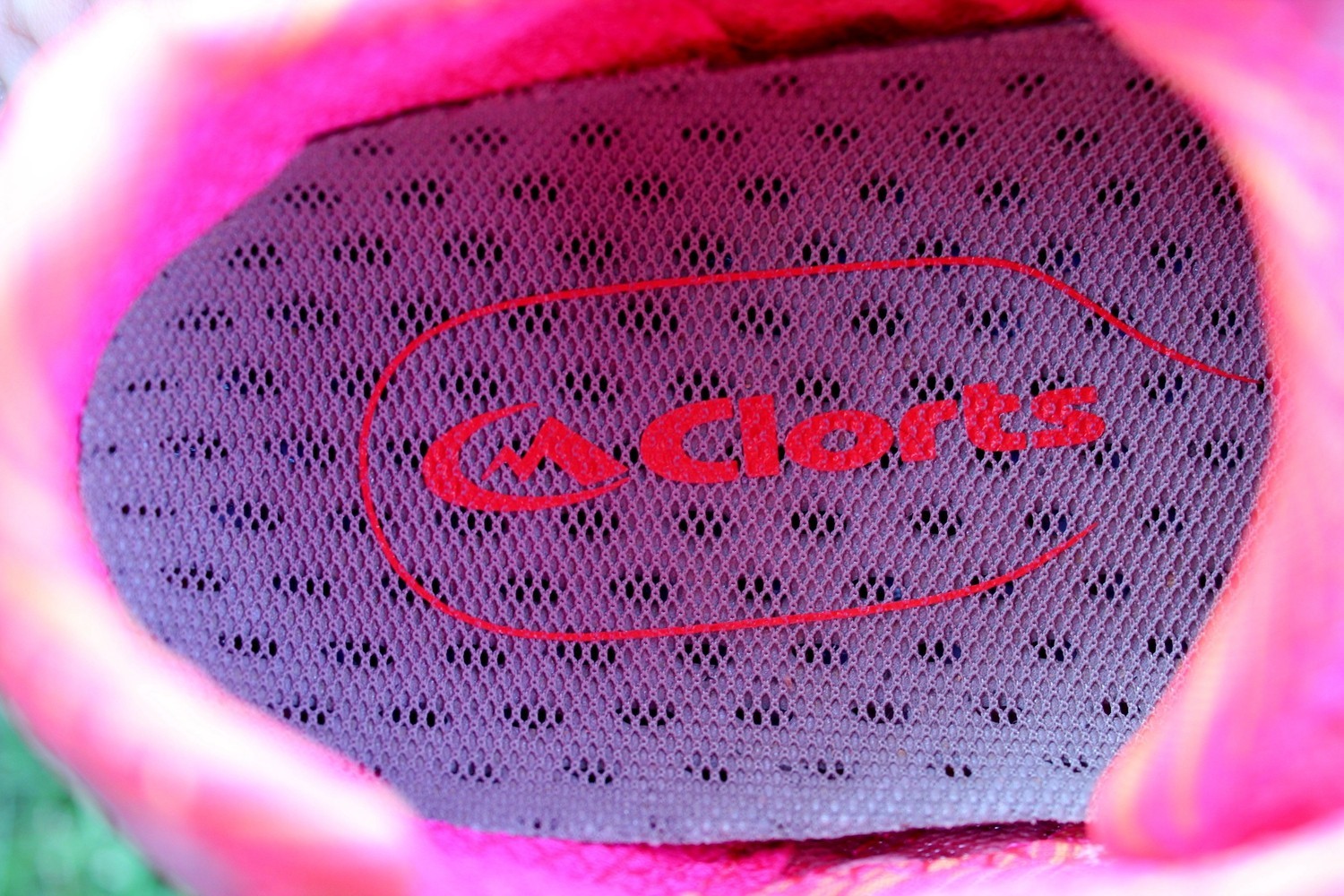 感受一份属于我的清凉——洛弛红Clorts户外溯溪鞋3H027D体验