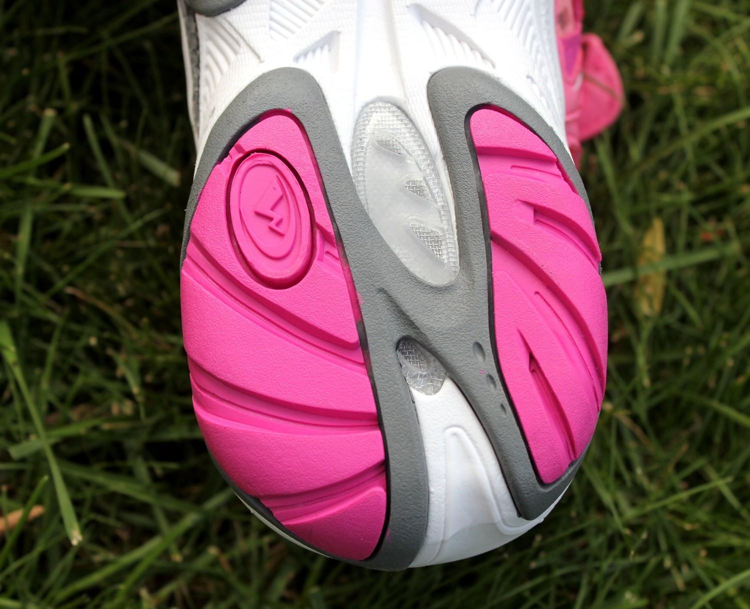 感受一份属于我的清凉——洛弛红Clorts户外溯溪鞋3H027D体验