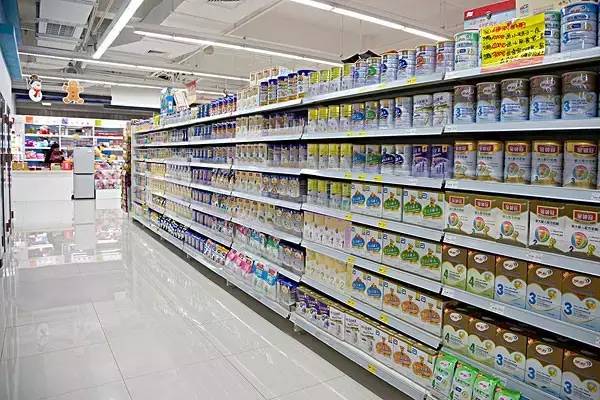 科学喂养新生儿奶粉,什么进口的奶粉不能给宝宝吃