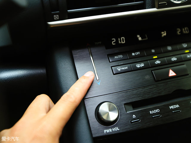 外观运动内饰科技感强雷克萨斯nx,新款雷克萨斯颜值爆表