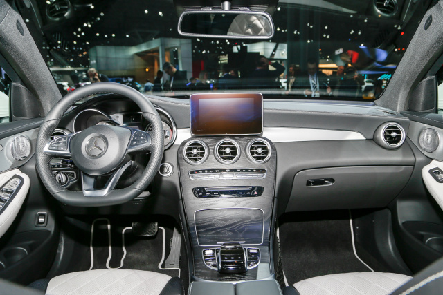 「今日车闻」奔驰GLCcoupe今晚发布！剑指宝马X4，各位的*迁拆**款备好了吗？