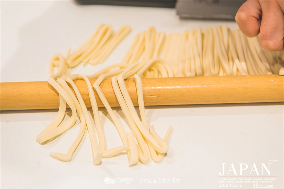 干了这碗泡面,柯南乌冬面