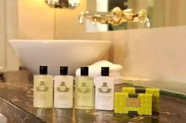 爱马仕洗护套装旅行装,宝格丽洗护旅行