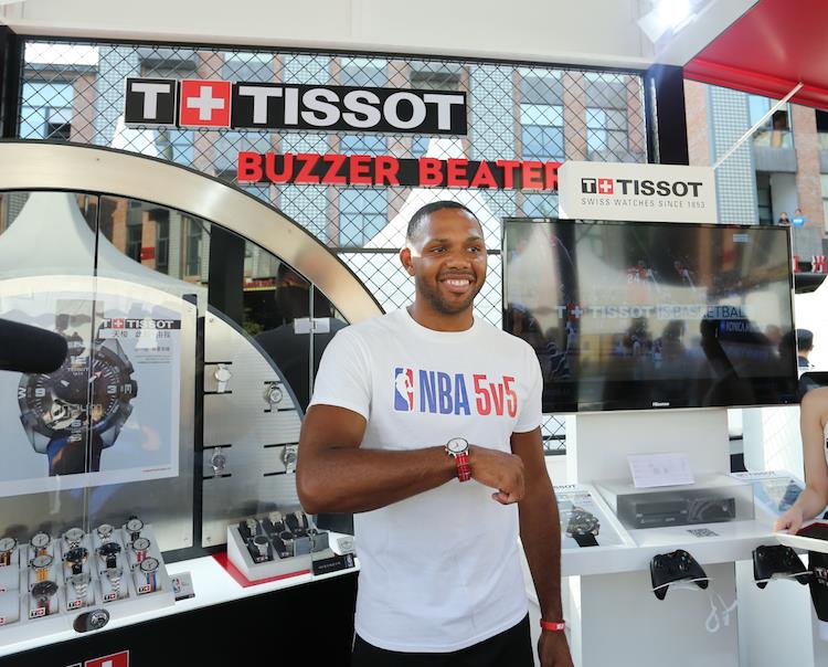 这一刻该你上场天梭表绝杀时刻篮球对决首战成都