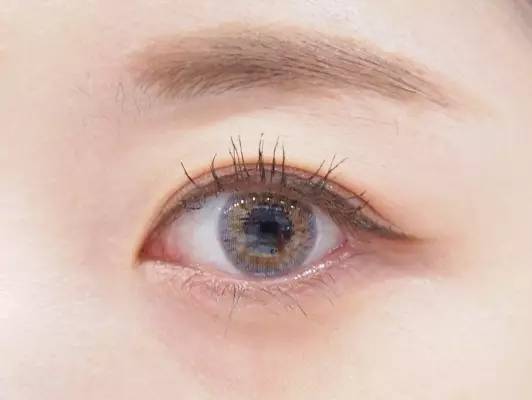 美瞳随便戴,美瞳别乱买不然真的会瞎