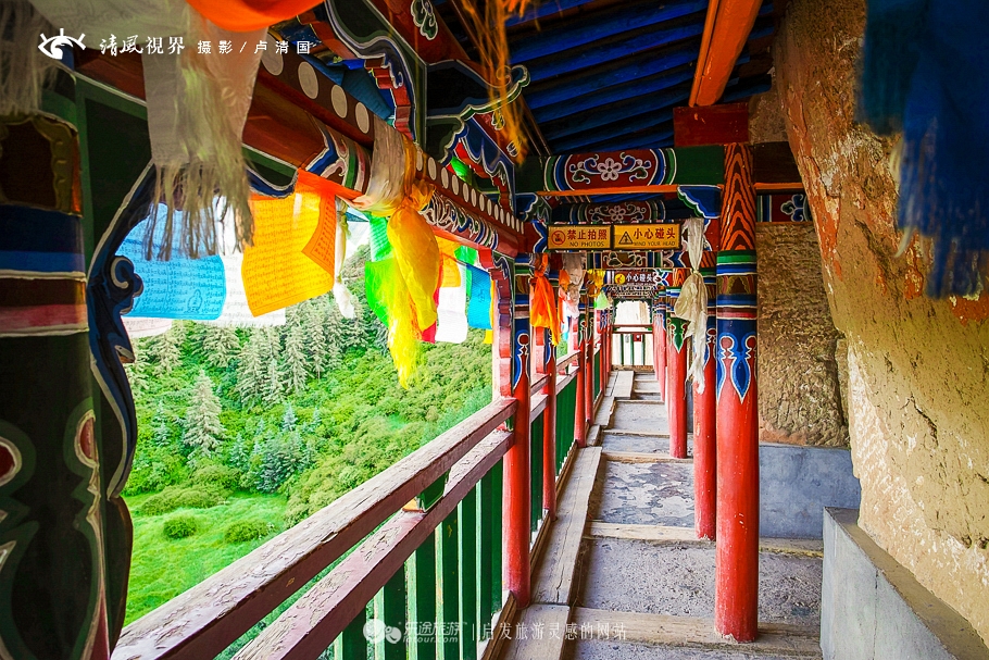 在马蹄寺三十三天点燃一盏心灯