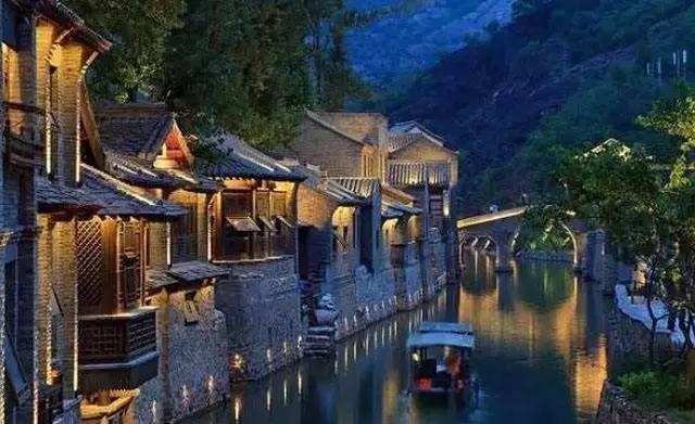 园区｜特色小镇必须跨界整合资源