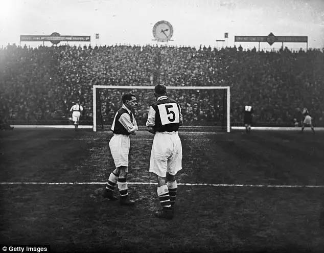 鍒╃墿娴︾悆琛ｈ繘鍖栧彶,鍒╃墿娴︾悆琛ｅ彂灞曞彶